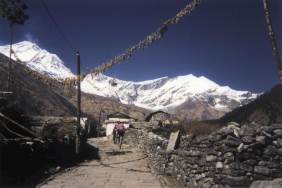 path near Marpha