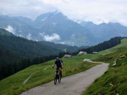 Climbing from Arvenb&uuml;el