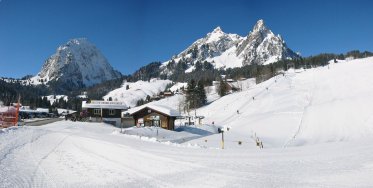 The Holzegg lift underneath the Mythens